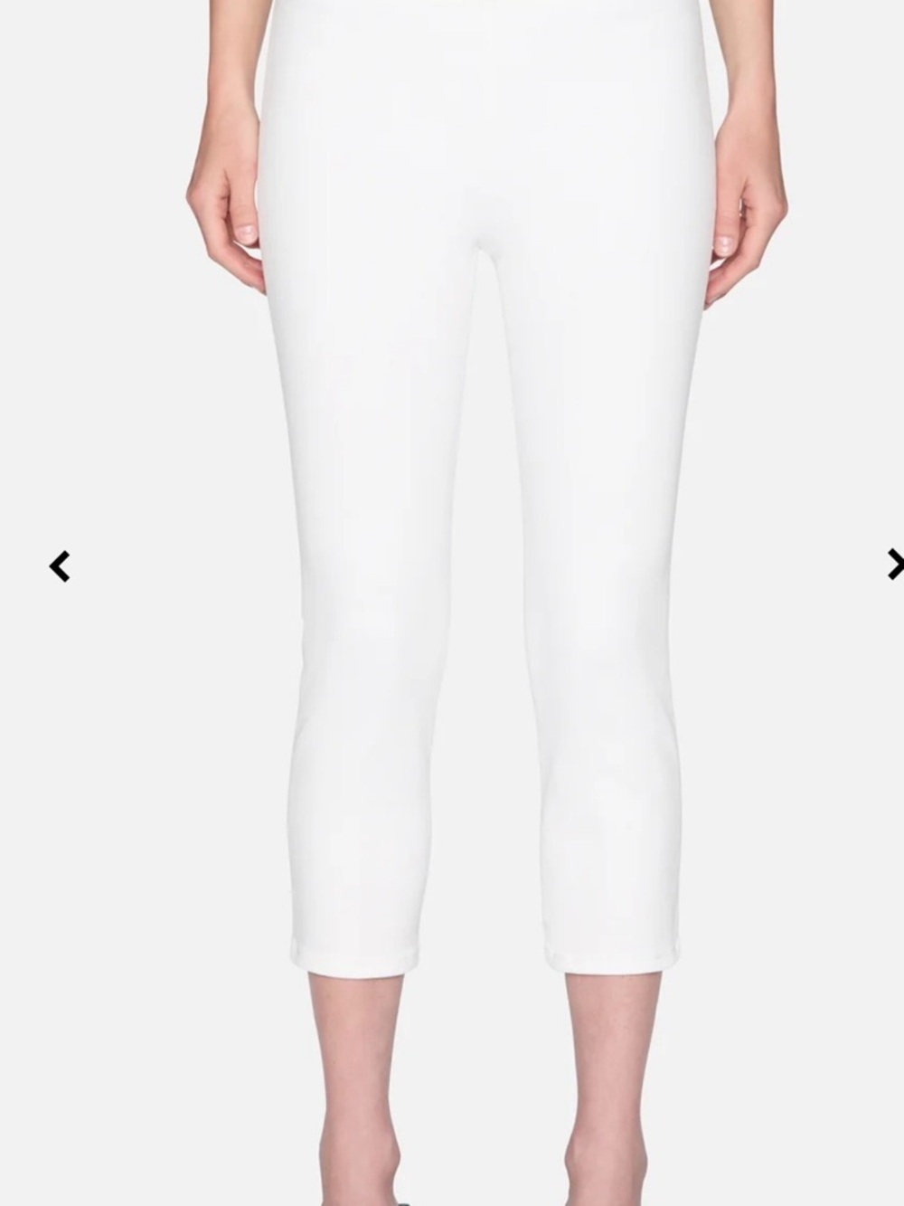 Frame Jetset Weekend White Capris - New with tags